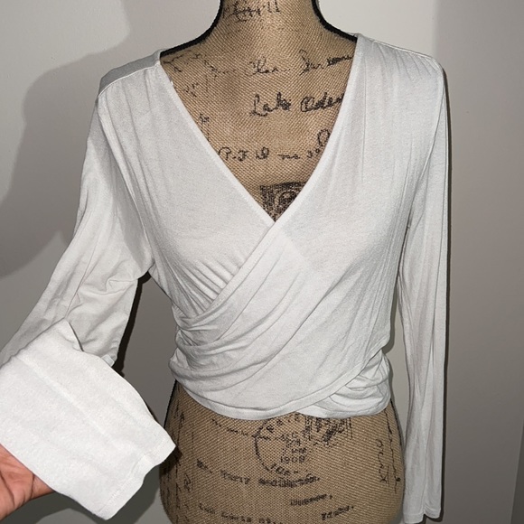 Forever 21 Tops - Forever 21 White Long-sleeve Wrap Top